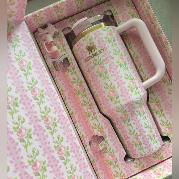 LoveShackFancy Accessories - 🎀 NIB LOVESHACKFANCY STANLEY 40OZ BLOOMING HEIRLOOM